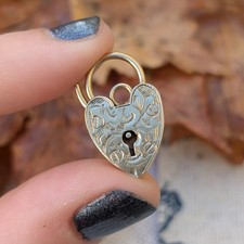 Vintage 9ct Gold Ornate Heart