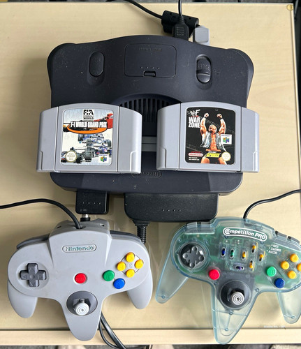 Nintendo black home console - 64,