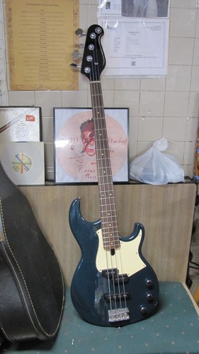 Used string teal - teal, rh