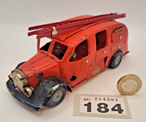 Post war triang minic - war,
