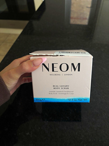 Neom real luxury body - neom,