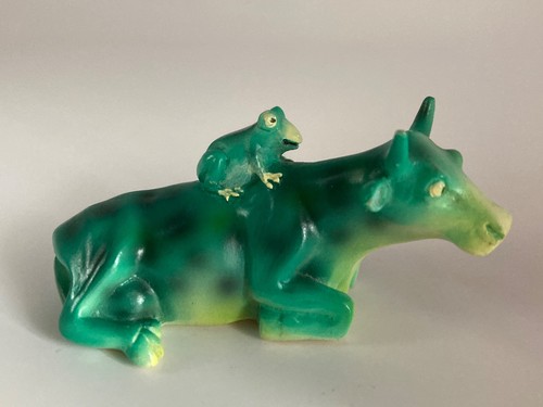 Cow parade mother - cow, frog