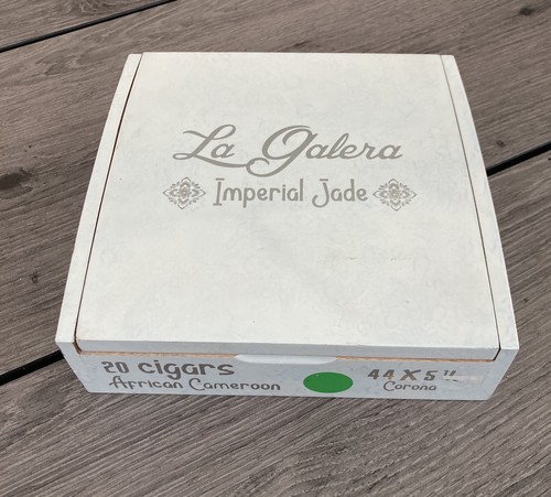 Galera imperial jade wooden - la,