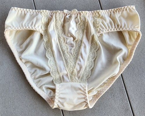 Vintage vanity fair retro semi - vintage,