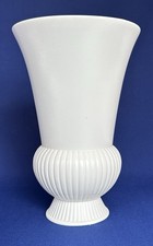 Wedgwood Etruria Barlaston Large Moonstone Bulb And Fluted Vase Ribbed