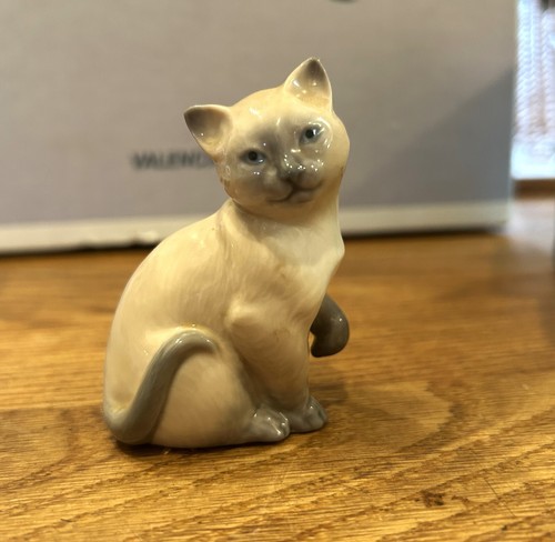 Lladro lucky cat 8102 - lucky,