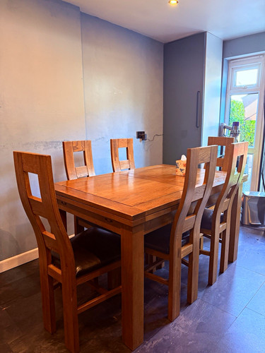 Solid oak extendable dining - oak,