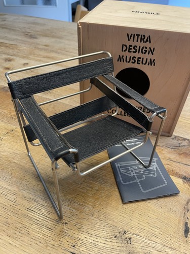 Vitra design museum miniature - vitra,