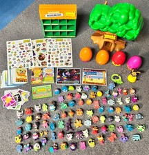Moshi Monsters Treehouse & Zoo and Figure Bundle
