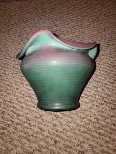 Weller ware hand made - hand, ruffled