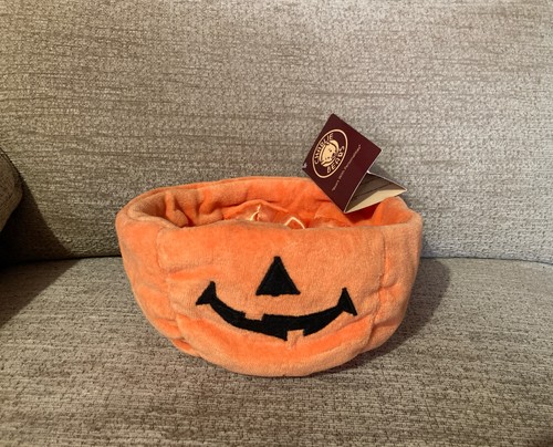 Charlie bears halloween treat - bears,