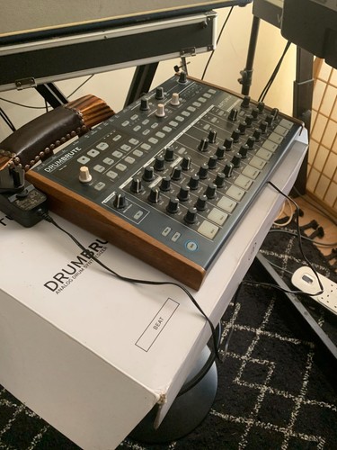 Arturia drumbrute analog - arturia,