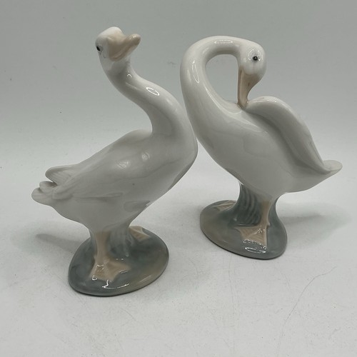 Lladro white geese ducks - white,