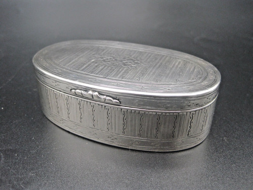 German silver snuff trinket - or,