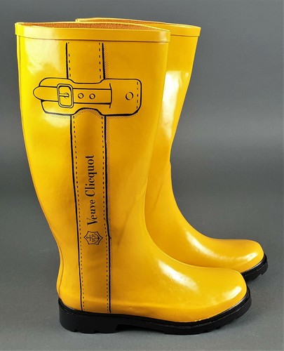 Veuve clicquot champagne - clicquot,