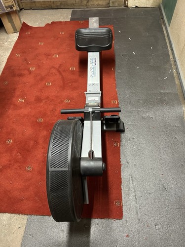 Rowing machine full - rowing, in