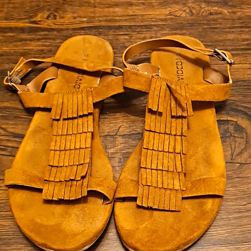 Divided brown suede fringe - brown,