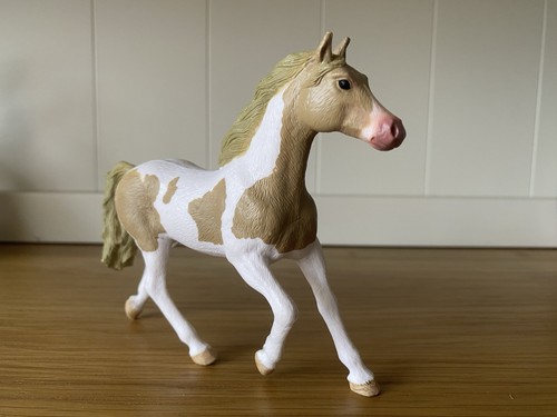 Schleich stables theme horse - stables,