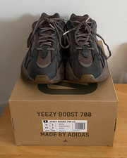 ADIDAS YEEZY BOOST 700 V2 - MAUVE - UK 9 EXCELLENT CONDITION BOXED