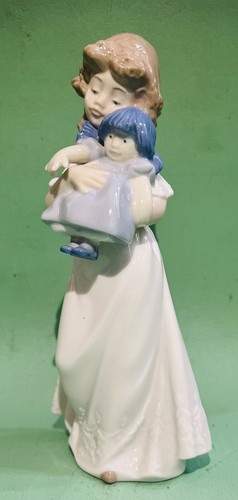 Vtg lladro nao tired - nao, we’re