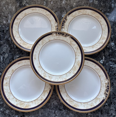 Wedgwood cornucopia side - 5,