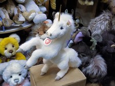 Alpaca unicorn standing - standing, no