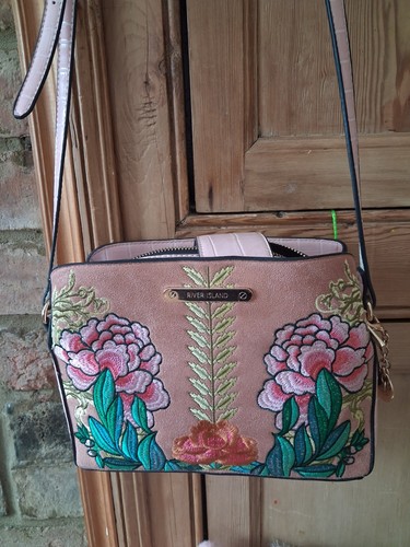Pink suede floral river island - pink,
