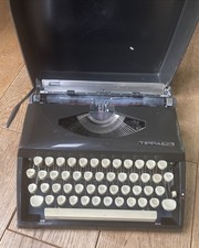 Vintage Adler Tippa S Portable Typewriter Black With Case Grundig