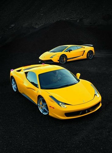 Ferrari versus lamborghini - ferrari,