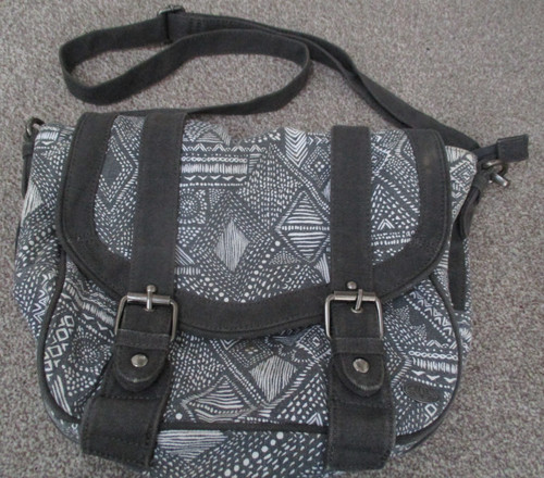 Animal grey print canvas