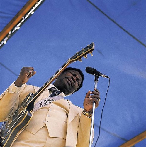 Singer king plays gibson - plays,