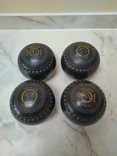Taylor lignoid lawn bowls - taylor, set