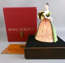 Royal Doulton Lady Musicians Figurine CYMBALS HN2699. Bone china. VTG 1973. 7.5"