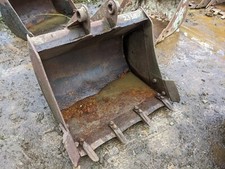 900mm Excavator Digging Bucket suit 5-8 Tonne 45mm x 170mm x 340mm £150 +vat