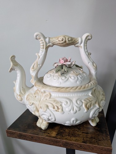 Vintage capodimonte ornate - vintage,