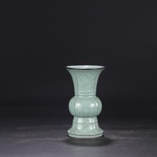 A Chinese Kiln Celadon Vase