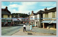 R795664 Braunton The Square Printed in Great Britain