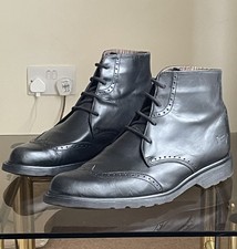 Dr Martens Pointed Toe Brogue