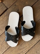 Vintage 70s Black Sandals Flip