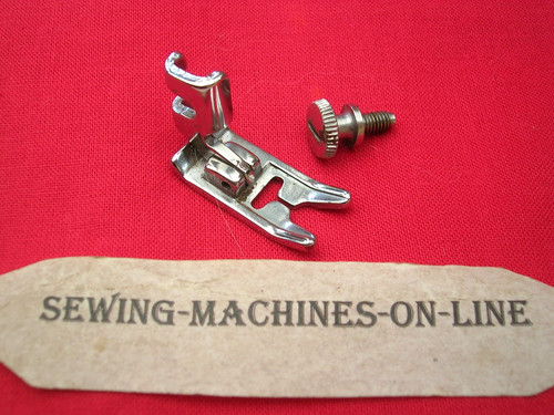 Singer sewing machine - zig, zag
