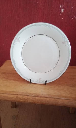 Royal doulton carnation 10inch - doulton,