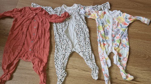 Months sleepsuits - 6-9,