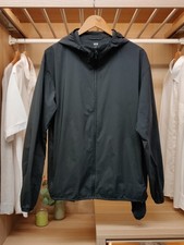 UNIQLO BLACK MEDIUM COAT