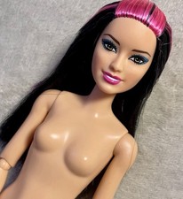Barbie rainbow fashionistas