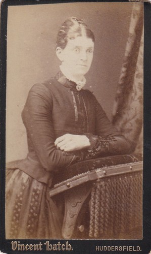 Cdv phot0 lady leaning - cdv,