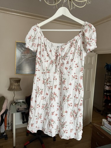 Hollister size floral semi - ,