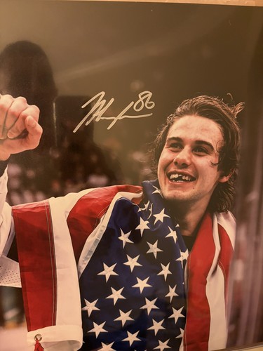 Jack hughes autographed 16x20 - hughes,