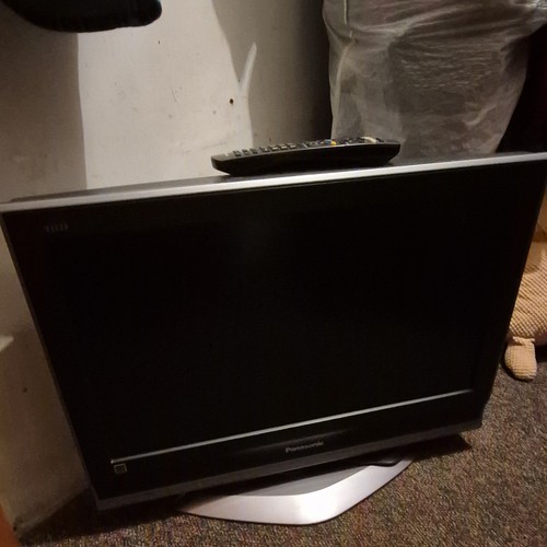 Panasonic viera 26in lcd flat - panasonic,