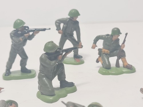 Bundle vintage britains - of,