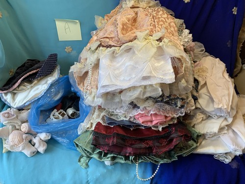 Large bundle vintage dolls - bundle,